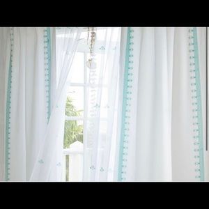 Pottery barn kids Brodee Black out panel (Curtains)